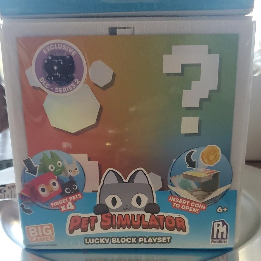 Pet Simulator Lucky Block Playset - Blue and Multicolor